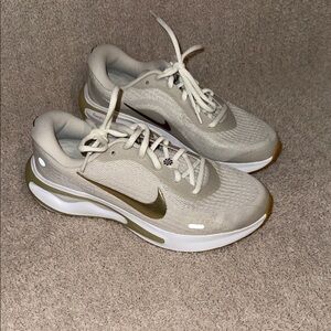 Nike Cream and Gold Running Shoes